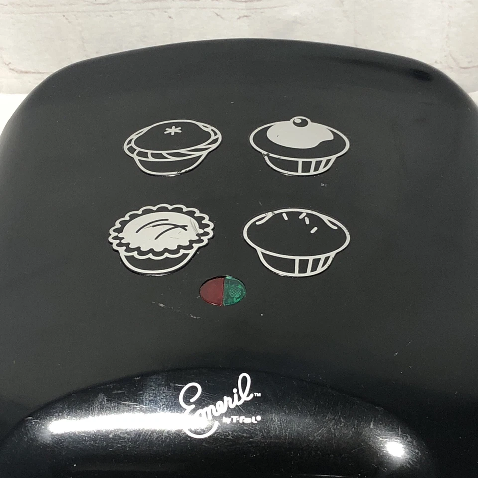 Platos antiadherentes eléctricos para hacer pasteles y pasteles Emeril de T-Fal Bakes 4 pasteles negros Foto 4 de 4