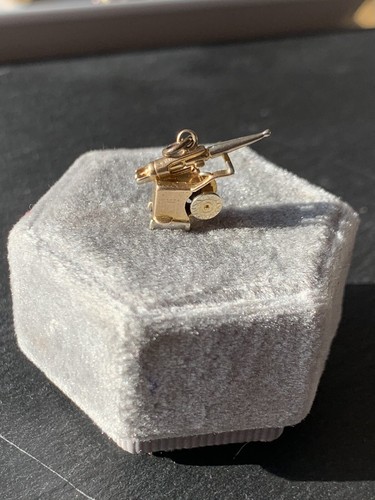 Ciondolo Canon vintage in oro giallo 9 ct con ruote girevoli