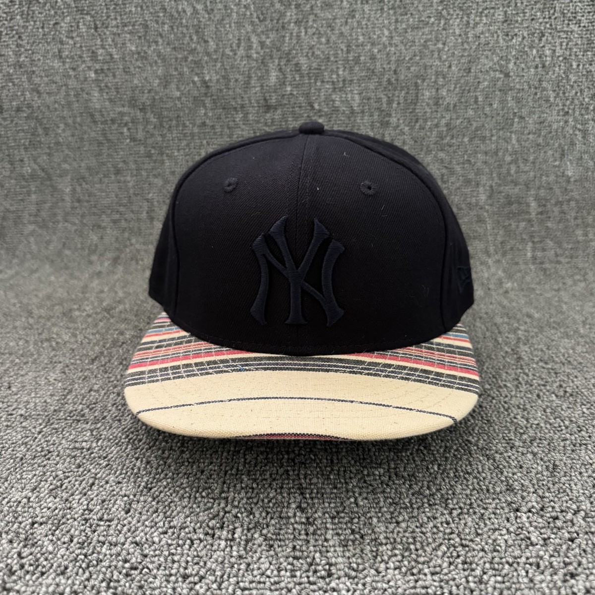 New Era New York Yankees MLB Navy Cap Cream Striped Brim Hat