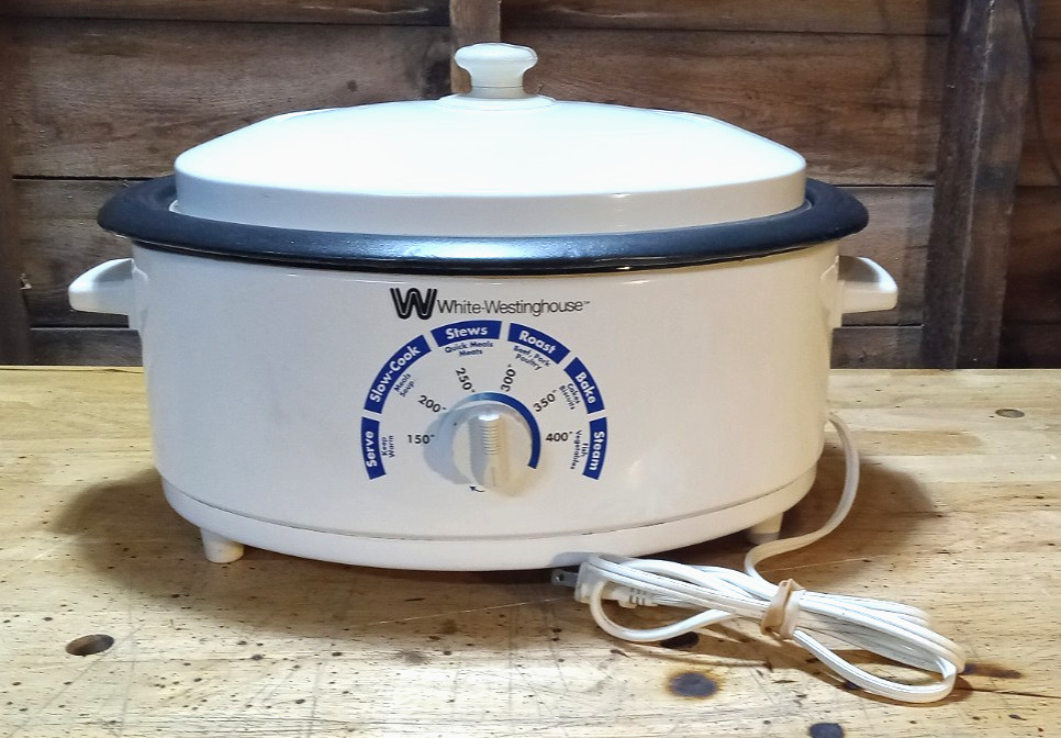 Vinatge Westinghouse WWOR6 White Six-quart Oval Roaster