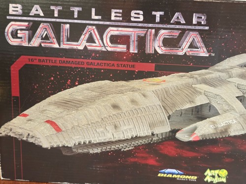 Battlestar Galactica Battle Damaged Ship Statue 0601/1000 Art Asylum Diamond