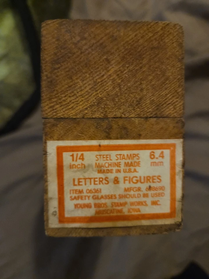 Estampillas de acero Foto 2 de 2