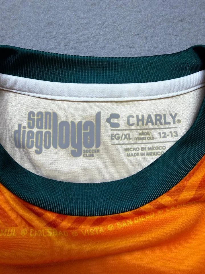 Camiseta deportiva San Diego Loyal FC 2023 visitante niños XL naranja fútbol auténtico Charley Foto 2 de 4