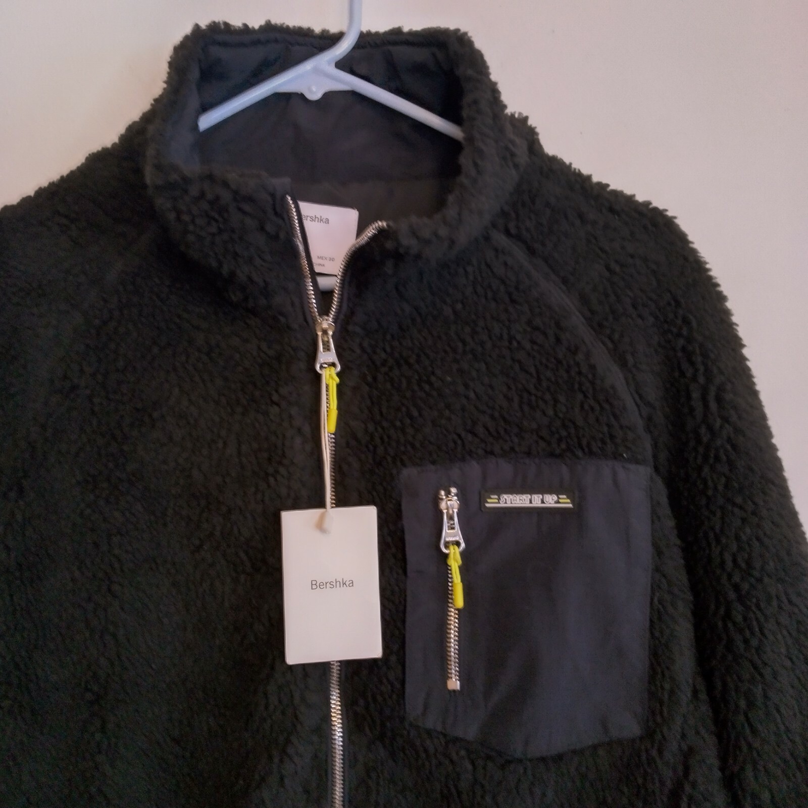 "NWT" Women's Bershka Berber Fleece Zip up Jacket/Coat with pockets, Black Sz L image 3