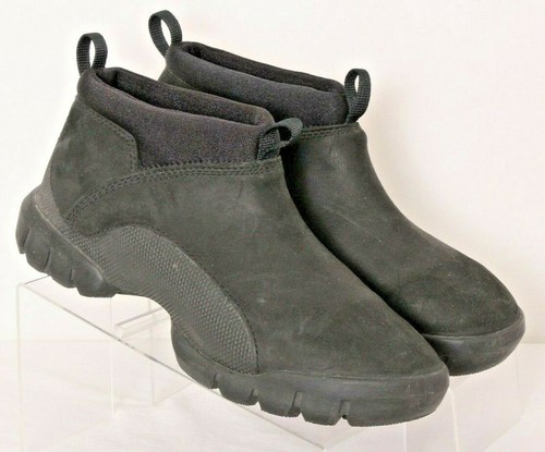 pull on sneaker boots