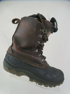 bota trekking neve
