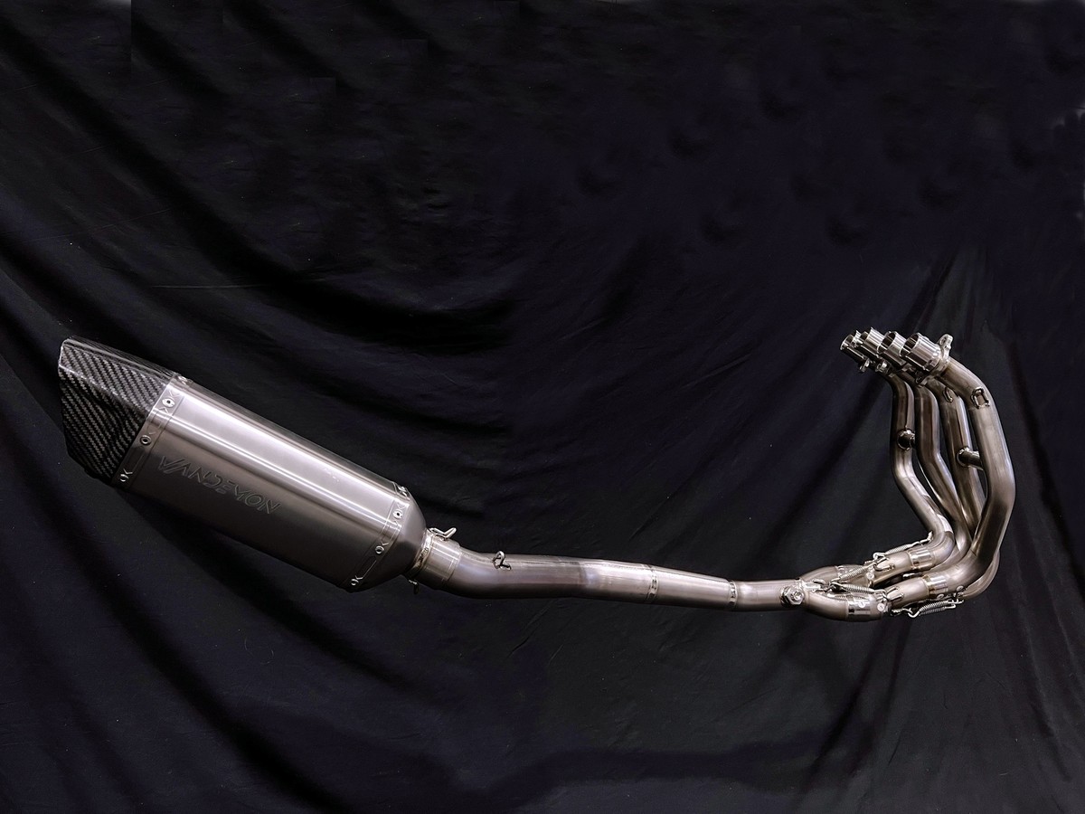 Kawasaki ZX4R-ZX4RR Side Mount Titanium Race Exhaust System