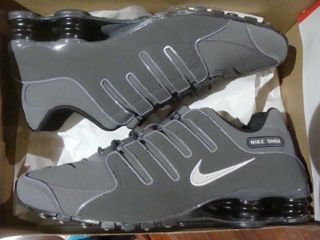 mens grey nike shox