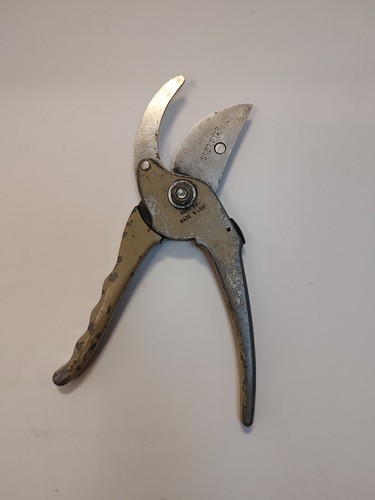 Vintage Craftsman Commercial Crown Logo Bypass Pruner 8650 AJ - Picture 7 of 8