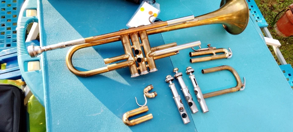 Tromba Yamaha YTR 2320 , slaccata RAW brass - Imagen 4 de 4