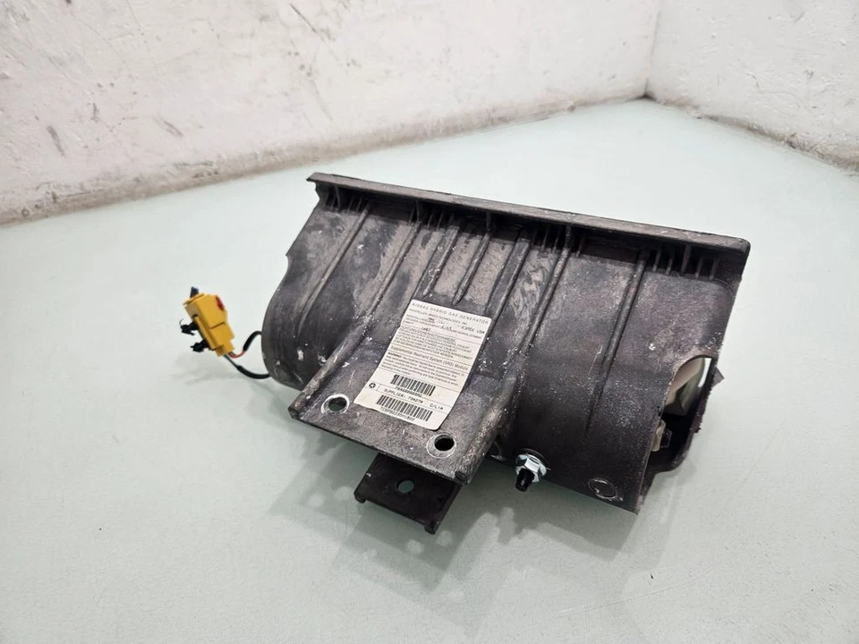 Chrysler Grand Voyager IV 2001 Other Interior Part P04680889AD KRD42820 - Imagem 3 de 4