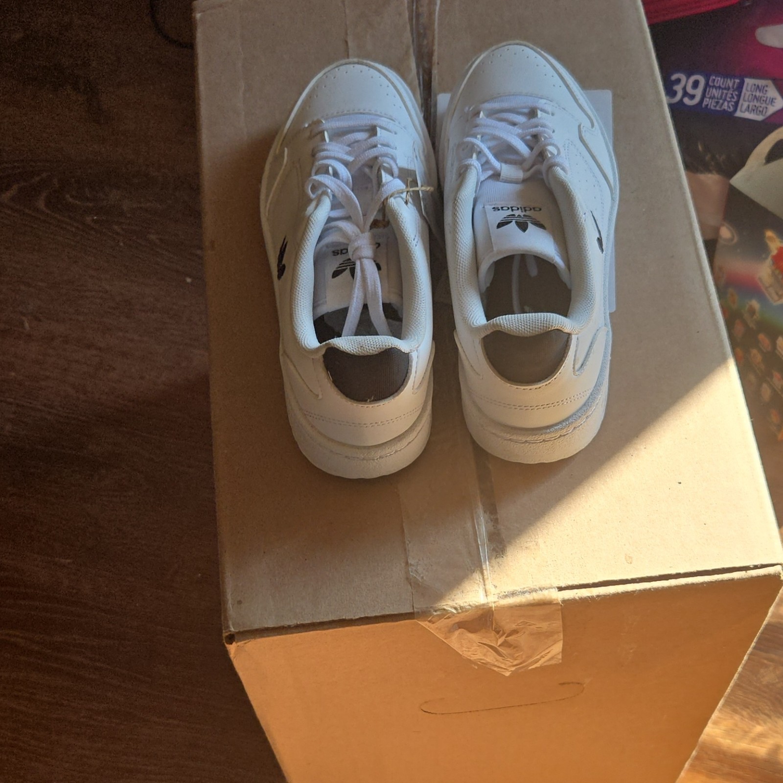 adidas White Leather Breathable Lace Up Men's Casual Sneakers Logo Accent thumbnail 3