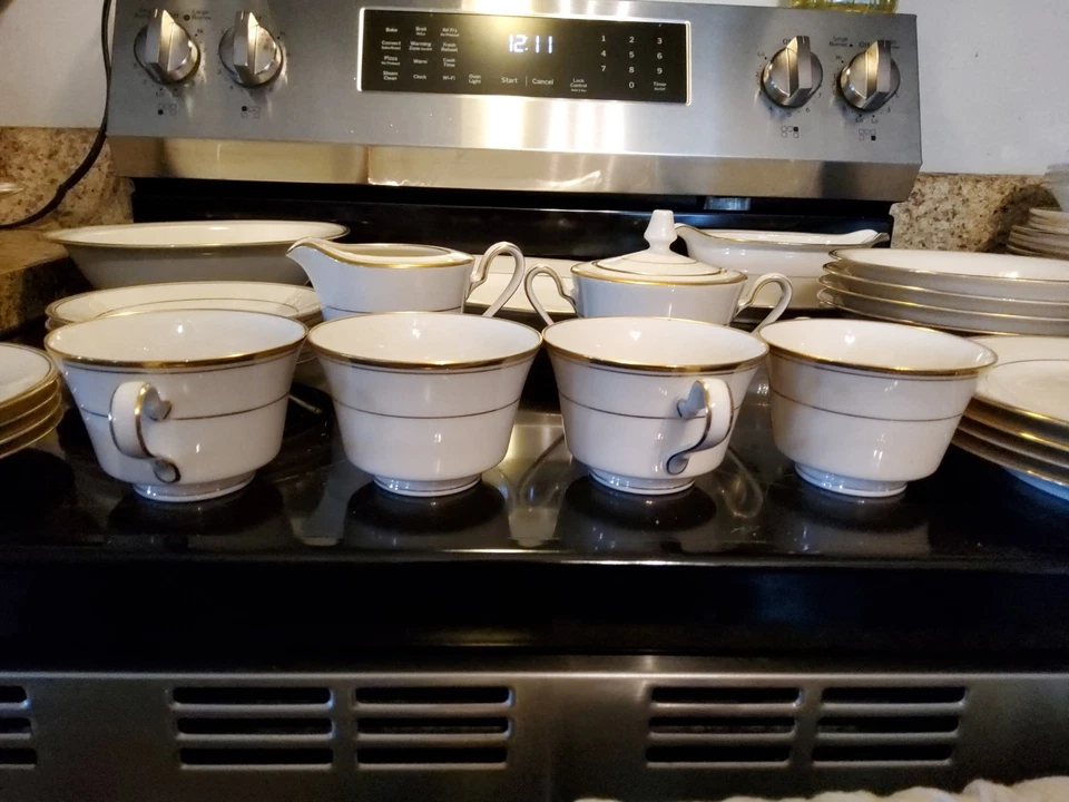 Vintage Noritake Linton #7552 Dishes 30 Pieces - Image 2 of 4