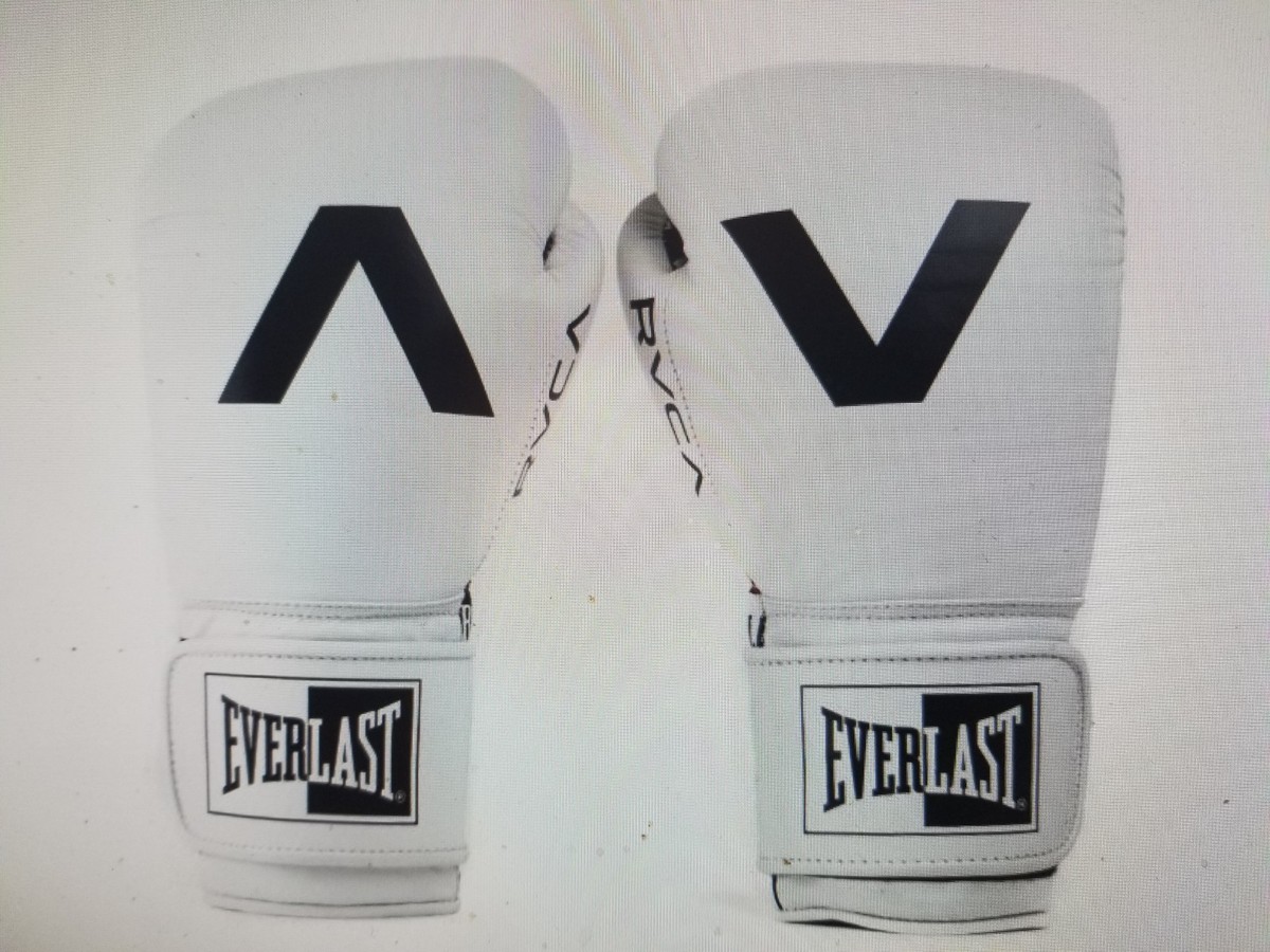 New RVCA X EVERLAST Collaboration Powerlock Training Boxing Gloves