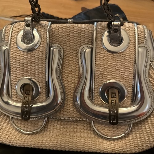 Fendi Vintage shoulder Bag Beige And Silver - Afbeelding 2 van 11