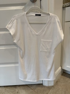 Basic White V-Neck Cap Sleeve Pocket Tee M minimalist spring capsule wardrobe