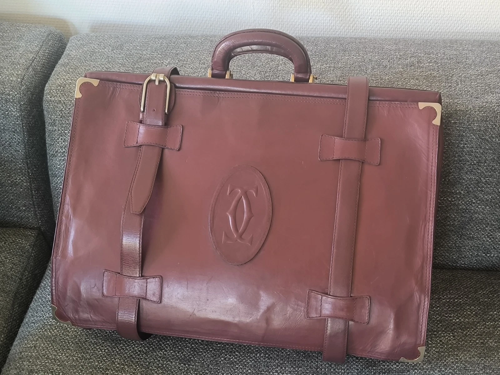 Cartier — Elegant Large Must De Cartier Bordeaux Suitcase Vintage French Luxury Bag