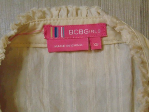 blusa crema manga corta con volantes talla xs - Imagen 2 de 5