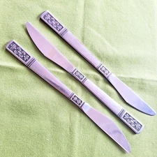 3 Dinner Knives Unknown Pattern Accord Stainless Korea 8 1/4 "