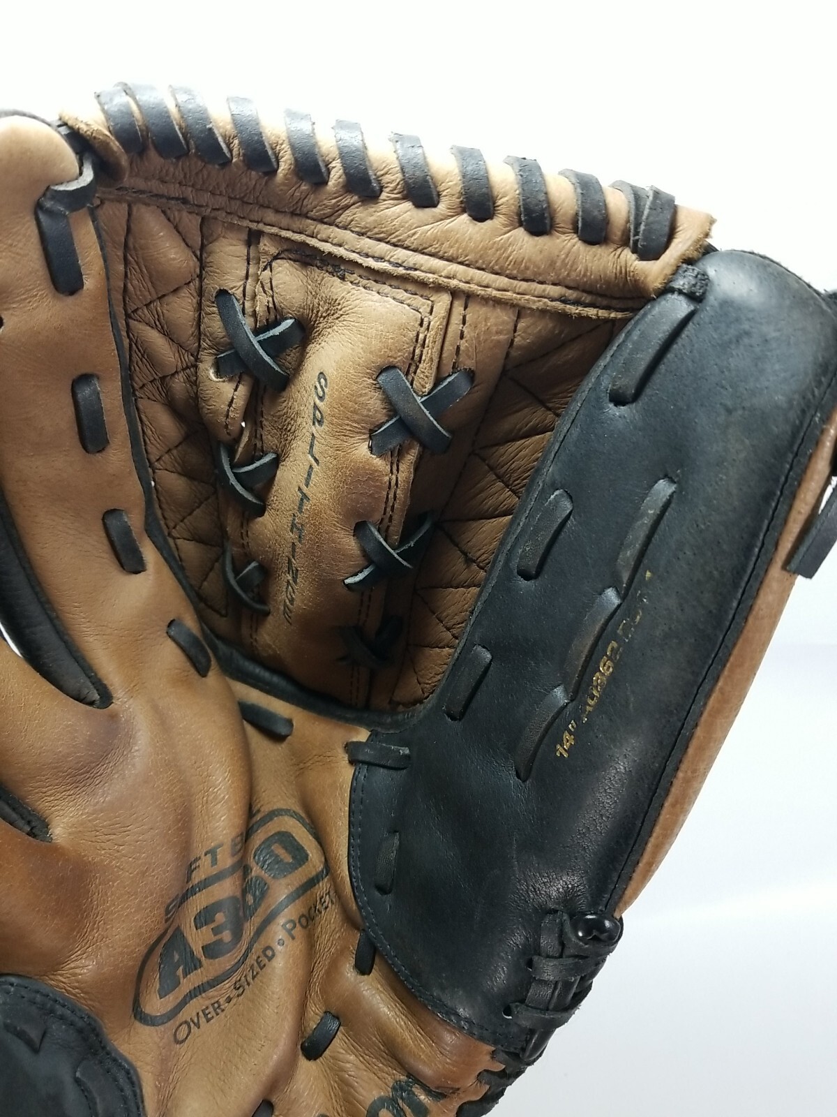 Wilson Softball Glove A360 Pocket Leather 14” A0360 ES14 LEFT Hand