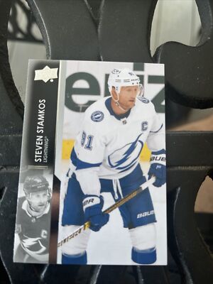 2021-22 Upper Deck Series 2 #416 Steven Stamkos - Tampa Bay Lightning