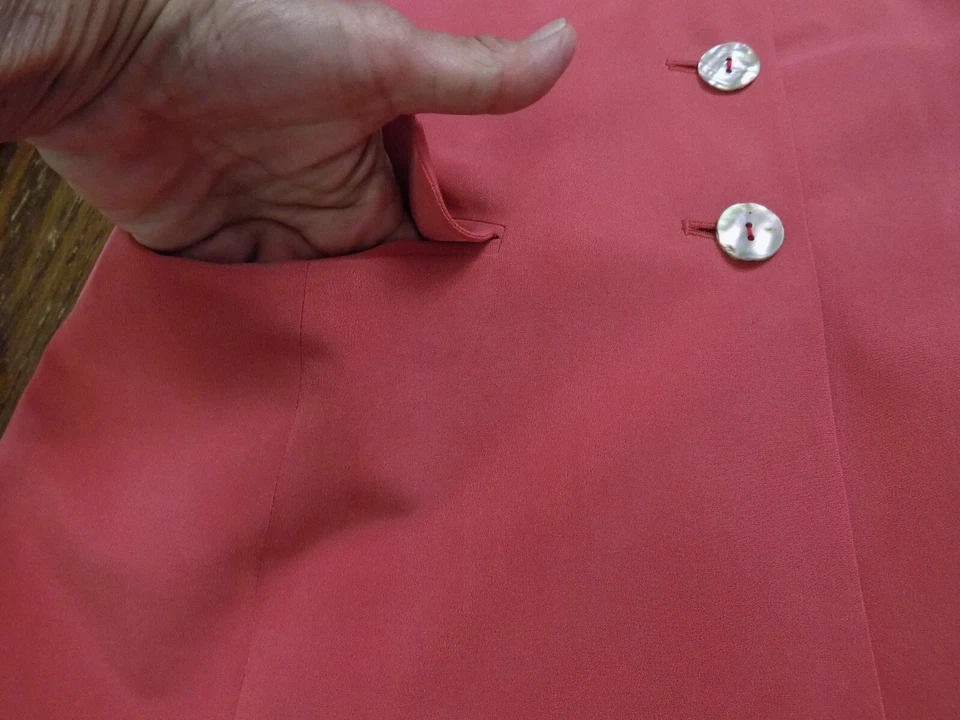 Vtg Evan-Picone Coral 100% Silk Classy 2 Pc Suit Skirt Blazer Jacket & Skirt 10 - Image 4 of 4