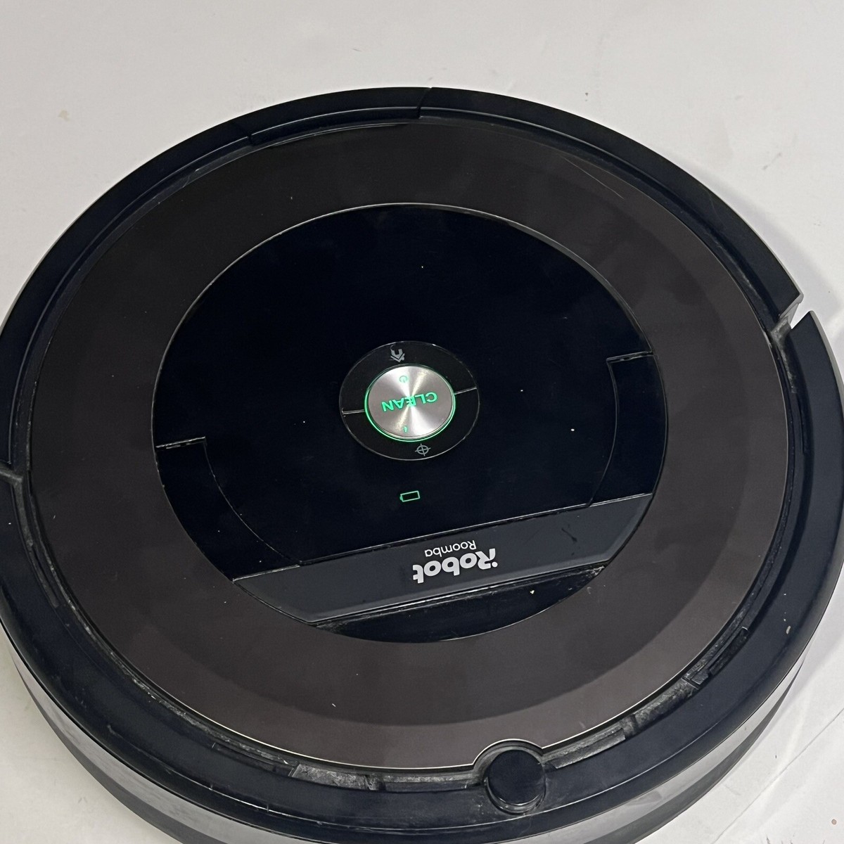 iRobot Roomba 890 robot vacuum WiFi Enabled With Charger