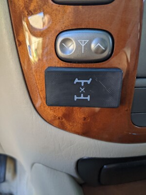 100 Series Center Diff Lock Switch Cover ('03-'07)