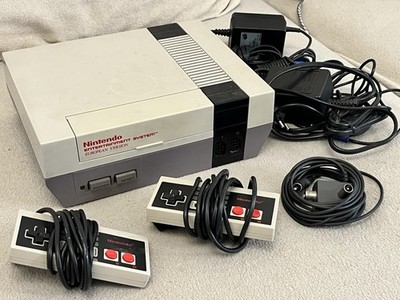 Nintendo NES Konsole PAL Bundle 10 Spiele 2 Controller Mario TMNT Tetris