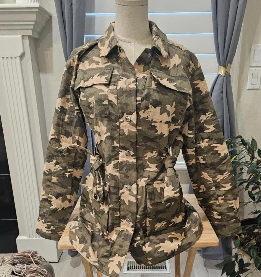 Camo Utility Jacket Size medium NWT - Image 2 of 4