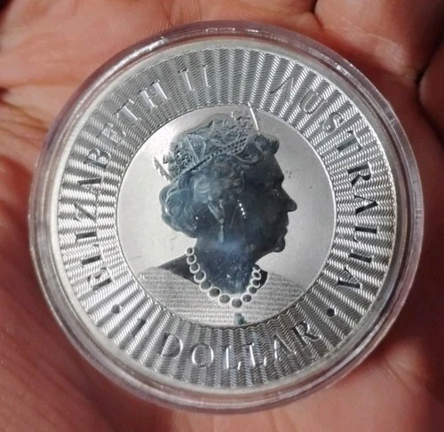 2022 Australia Kangaroo  .9999 1 Oz Silver Bullion Coin Elizabeth II milk spots