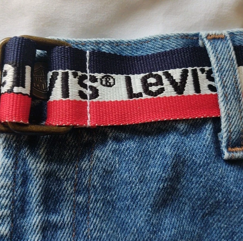 🇺🇲LEVI’S Woven Logo 条纹拼字网腰带蓝色红色白色 1.25 x 30 英寸青少年  — 第 3/4 张图片