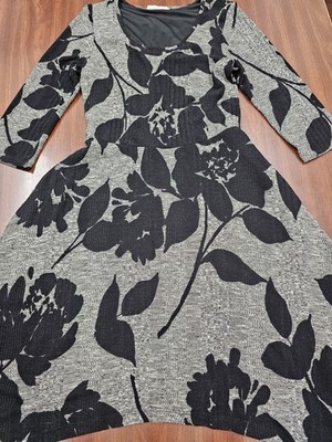 The Line of Style Gray Black Floral Fit Flare Dress Size Small 3/4 sleeve
