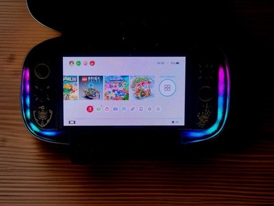 Nintendo Switch OLED mit Custom LED Joy Con Zelda + Mario Kart + micro SD