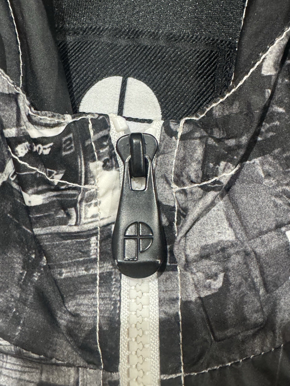 Protest Outdoor Softshell Jacket Windbreaker Smal… - image 4