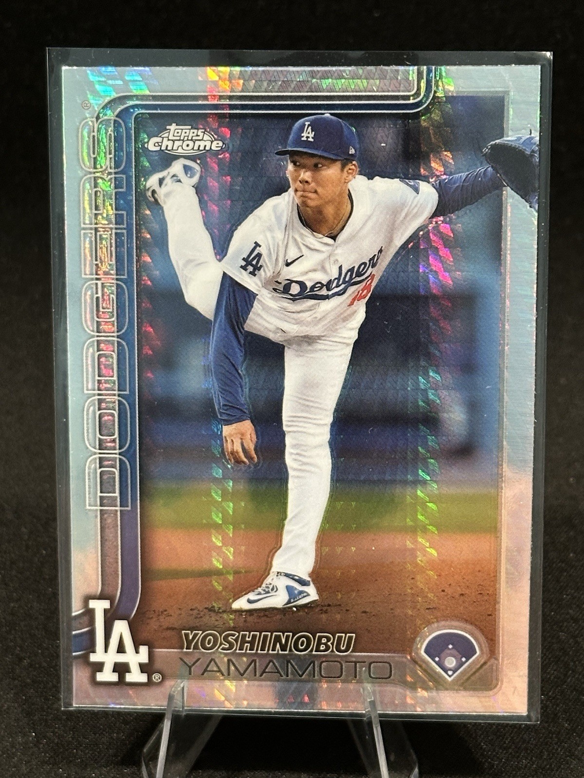 2025 Topps Chrome- Yoshinobu Yamamoto Prism Refractor (SP) #179 DODGERS MJ