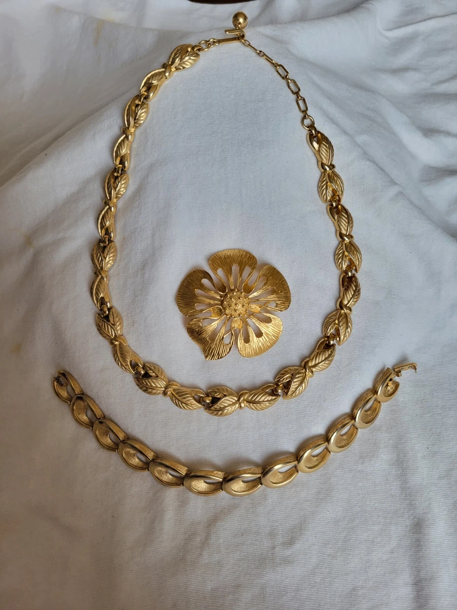 Trifari gold choker best sale necklace