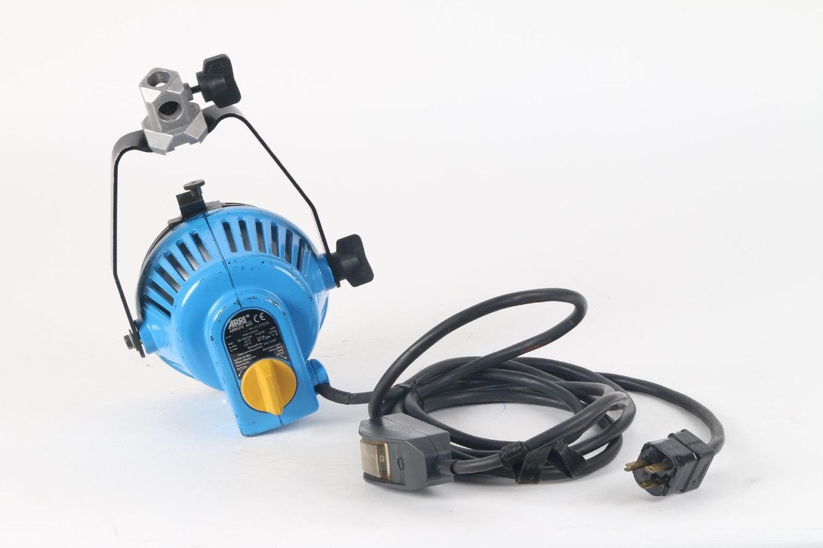 Arri Arrilite 600 Focusing Tungsten Floodlight Spotlight L1.77250
