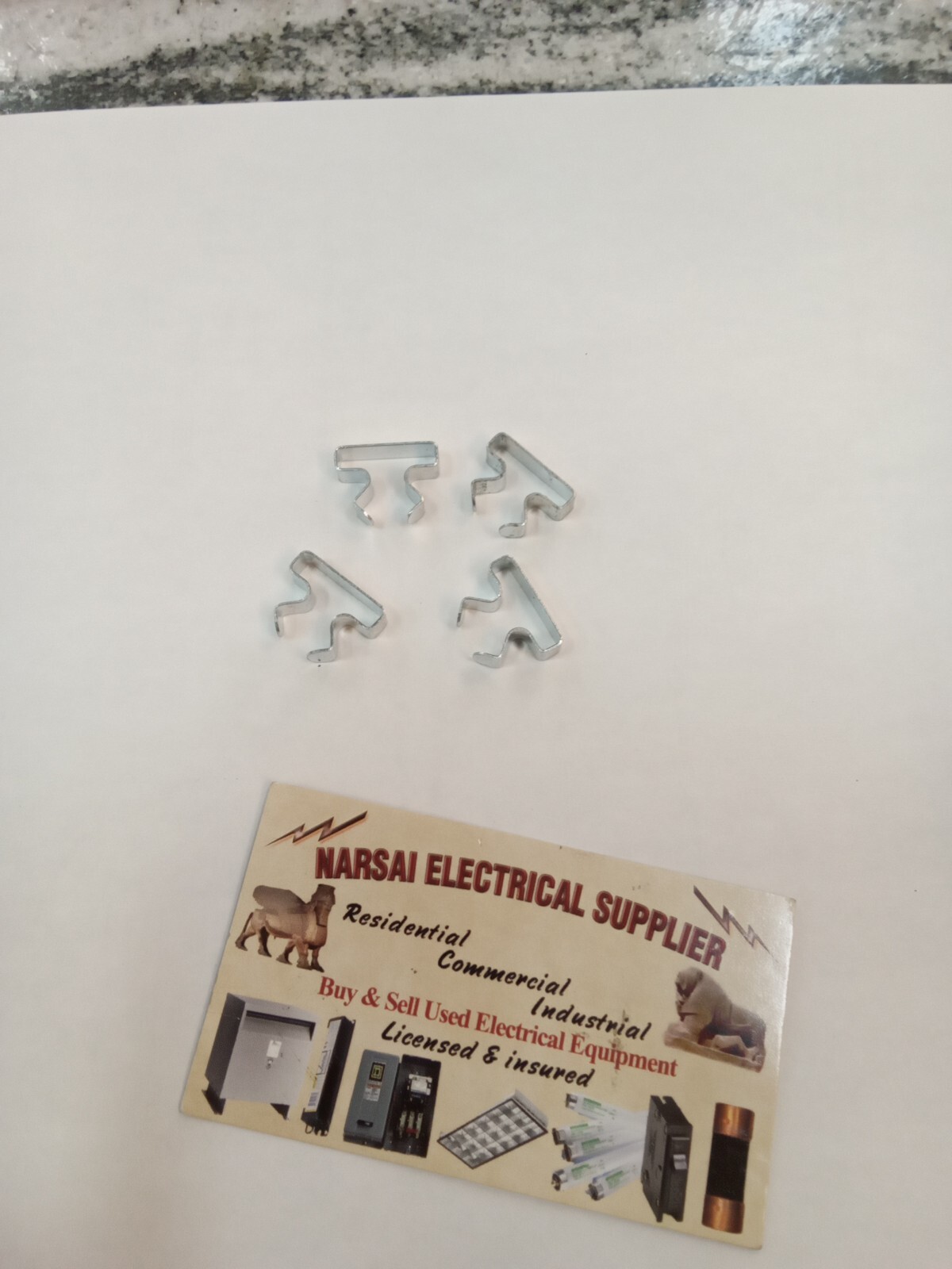 LOT OF 4) LIGHTING FIXTURE COVER CLIPS SNAP IN (12C3