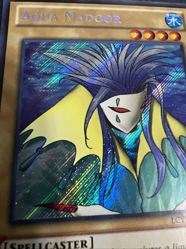 Yugioh Aqua Madoor LCYW-EN221 Holo Card 1996 - Picture 3 of 24