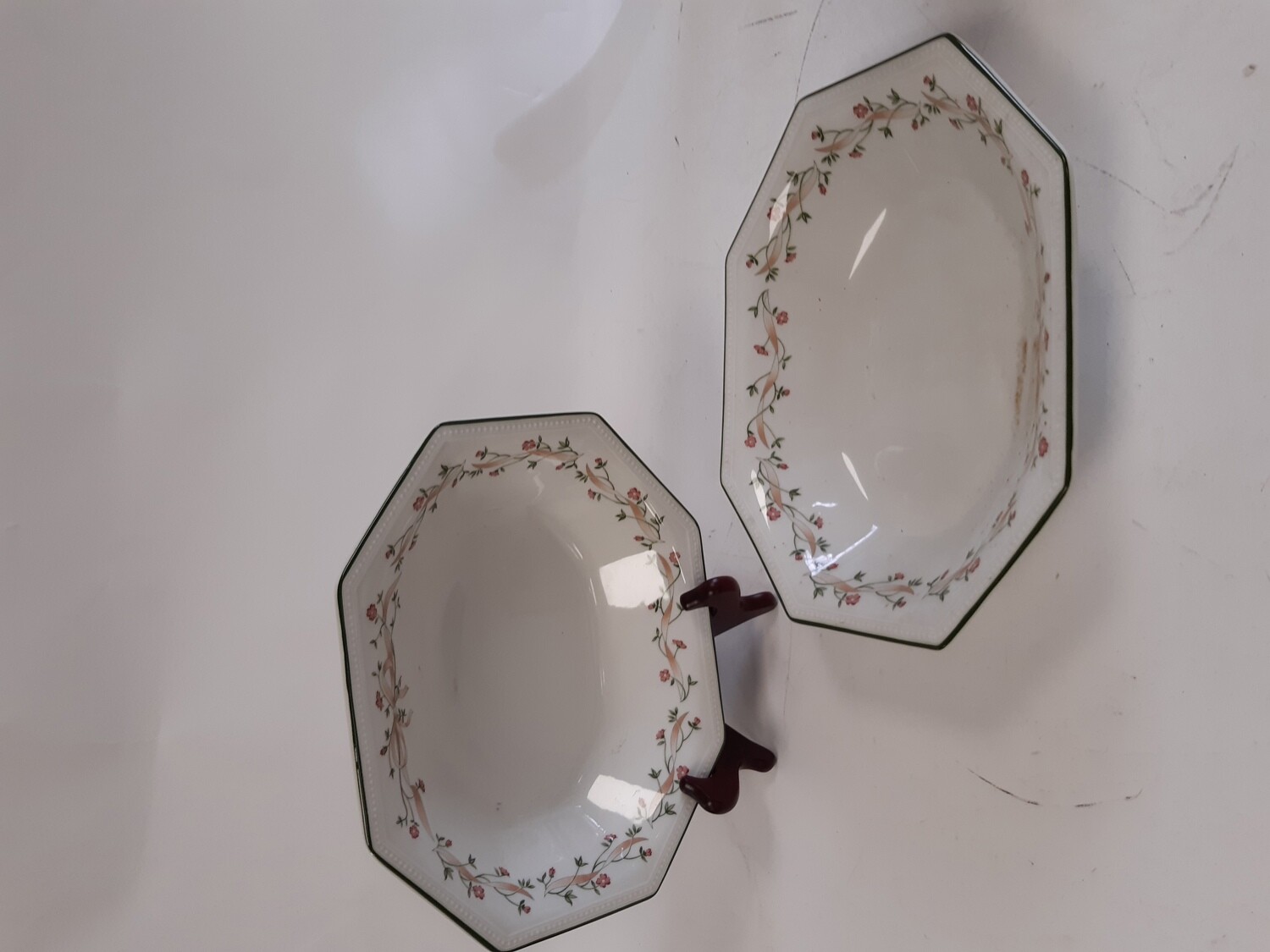 Johnson Brothers Eternal Beau Dinner Serving Set Including Plate Clock