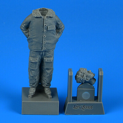MW22 AEROBONUS 320187 RUSSIAN MODERN MECHANIC  FIGURES for x