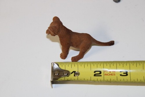 Schleich Germany Female Giraffe 03, Lion Cub 07, Leppard /Cheta Cub 03 - Picture 9 of 23