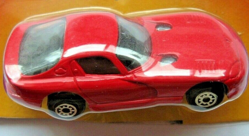 Maisto Dodge 1997 Viper GTS Coupe Die Cast Metal, Untouched On Cut Card