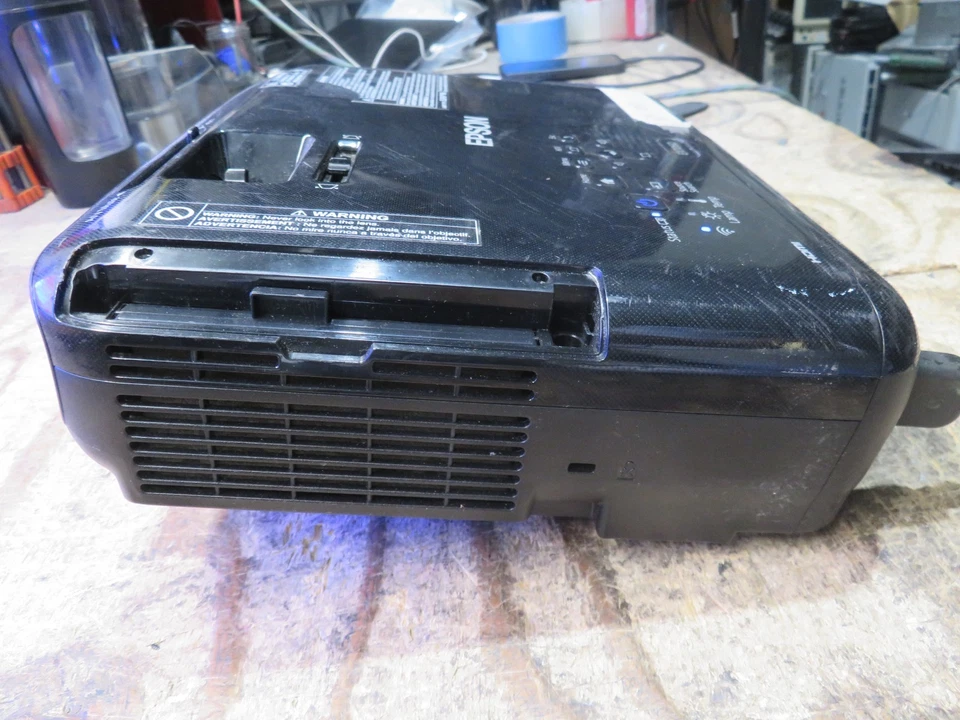 Epson EX7260 Projector Good Shape, no remote, H845A TESTED - Image 2 of 4
