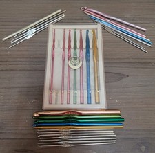 Lot of Crochet Hook Boye  Susan Bates  Other 31 Total Hooks Aluminum Vtg