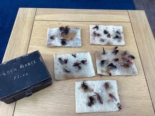 Caja de hojalata de pesca con mosca escocesa LOCH MAREE de colección surtido y mosca atada a mano #X27