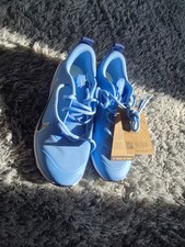 Womens Nike Trainors, New, Size Uk6. Baby Blue.