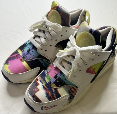 Women's Nike Air Huarache SE Pixel Game Glow in Dark Size: US 9