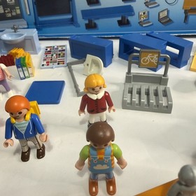 Playmobil 4342 Furnished School Building-Near Complete With Extras OG Box/Manual